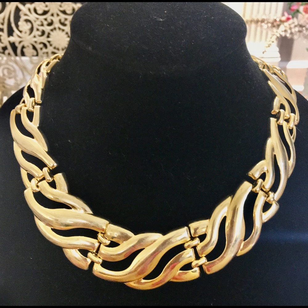 💛💛💛 Beautiful Choker Necklace